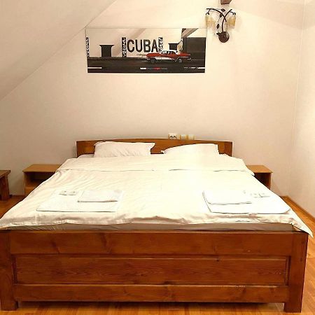 Arina'S Apartments Braşov Buitenkant foto