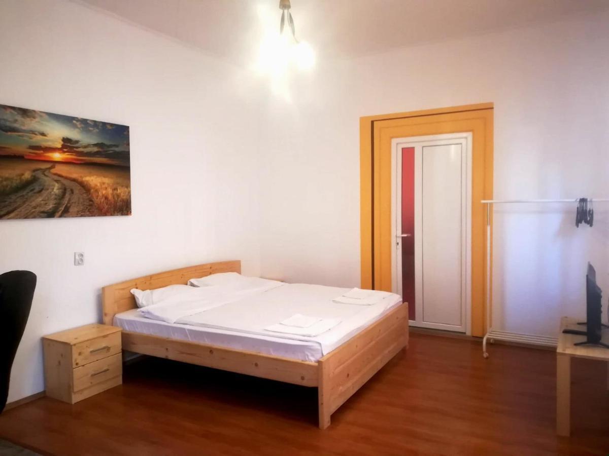 Arina'S Apartments Braşov Buitenkant foto