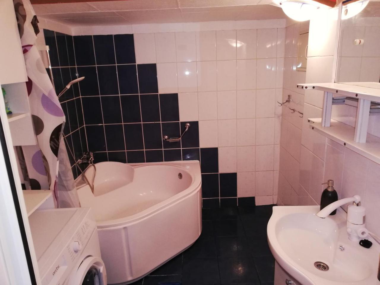 Arina'S Apartments Braşov Buitenkant foto