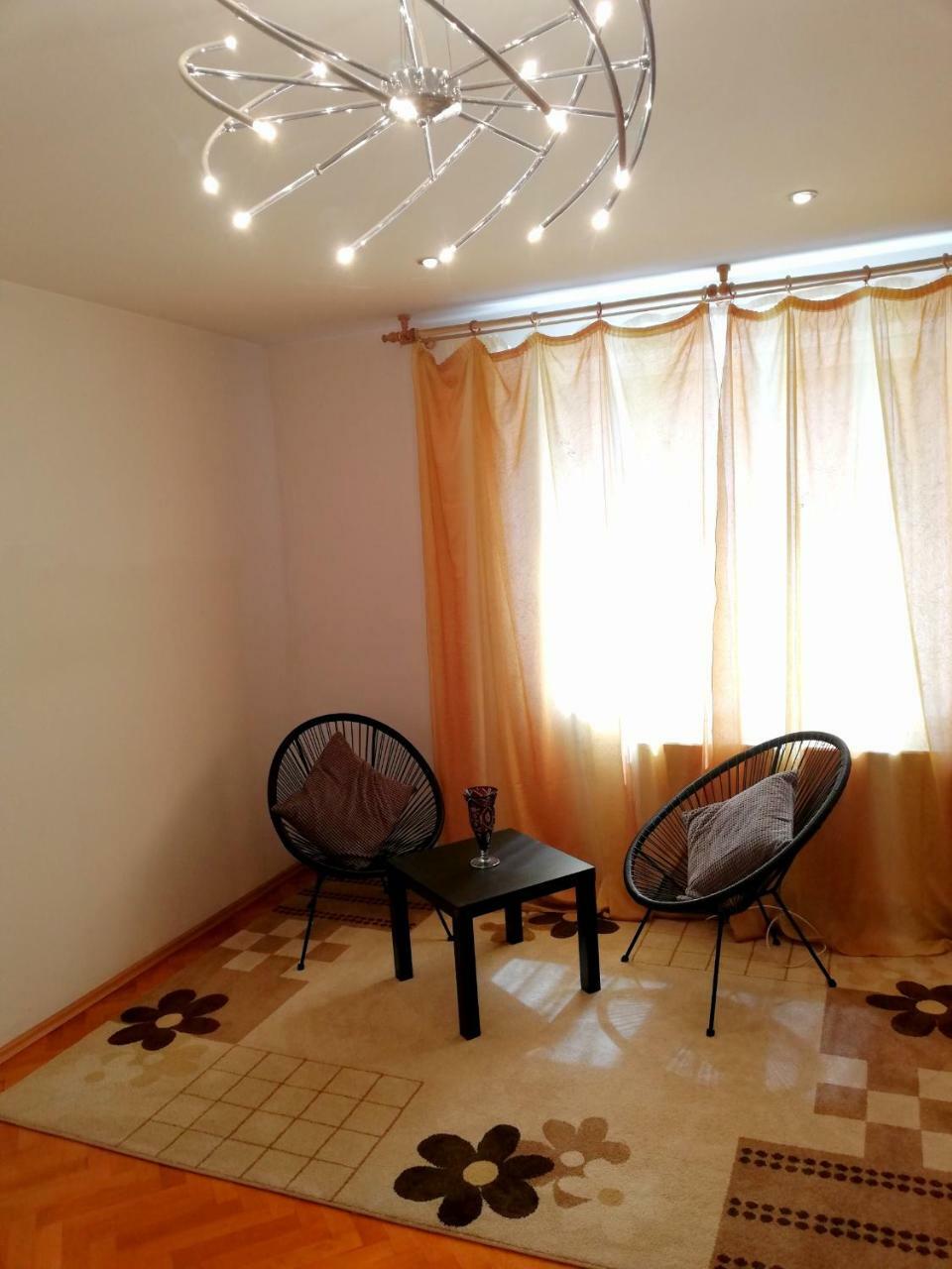 Arina'S Apartments Braşov Buitenkant foto